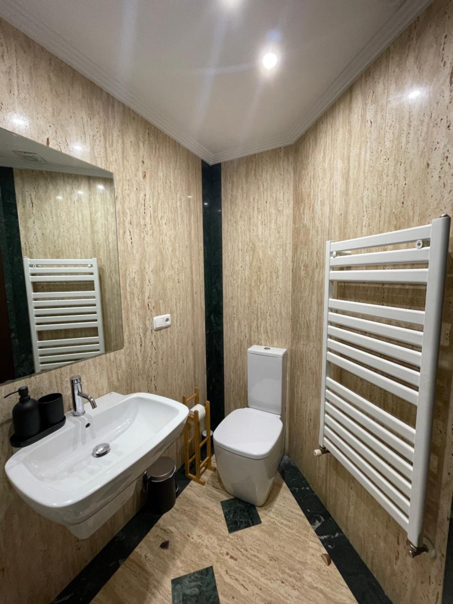 Atuaire Home Vivienda B Luminosa Parking Incluido En Plena Calle Comercial Burgo Exteriör bild